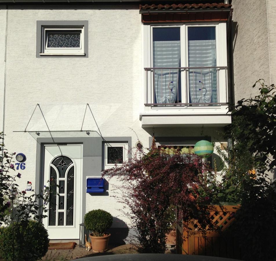 Edelstahl Fenstergitter mit Glaskugeln Edelstahl Fenstergitter mit Glaskugeln