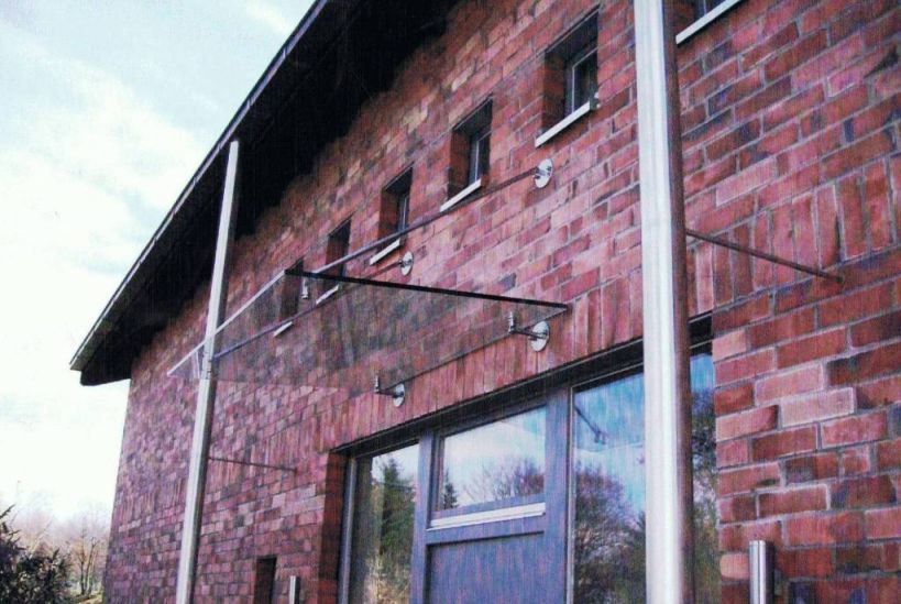 Glasüberdach mit V2A Halterungen Glasüberdach mit V2A Halterungen